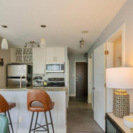 Downtown King Suite-Surround Views-Pool/Gym/Parkng Vancouver Luaran gambar