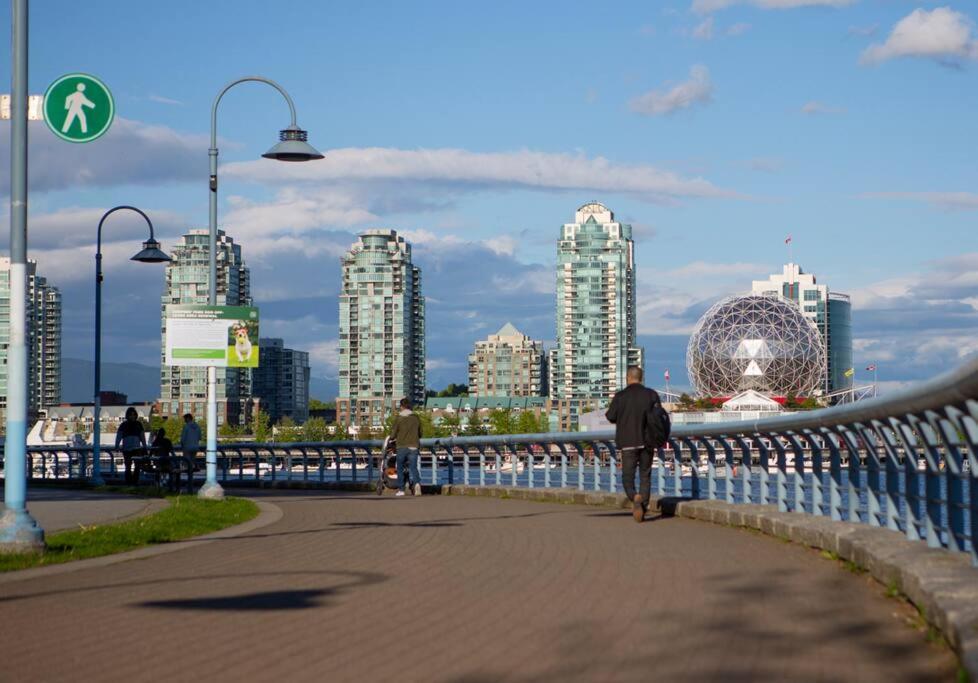 Downtown King Suite-Surround Views-Pool/Gym/Parkng Vancouver Luaran gambar