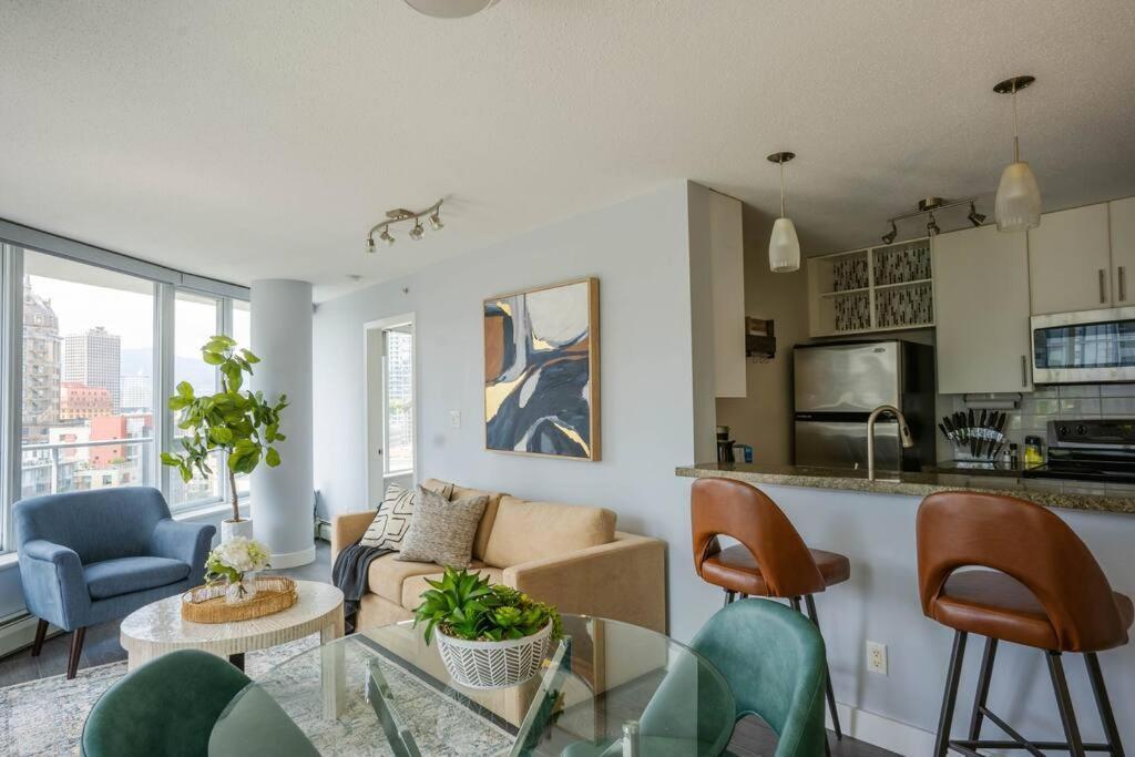 Downtown King Suite-Surround Views-Pool/Gym/Parkng Vancouver Luaran gambar