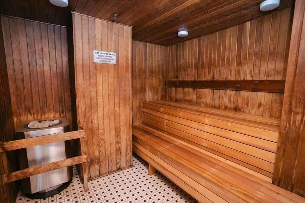 Downtown King Suite-Surround Views-Pool/Gym/Parkng Vancouver Luaran gambar
