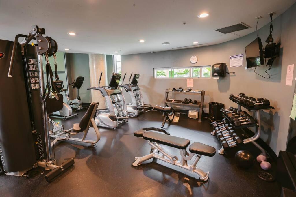 Downtown King Suite-Surround Views-Pool/Gym/Parkng Vancouver Luaran gambar